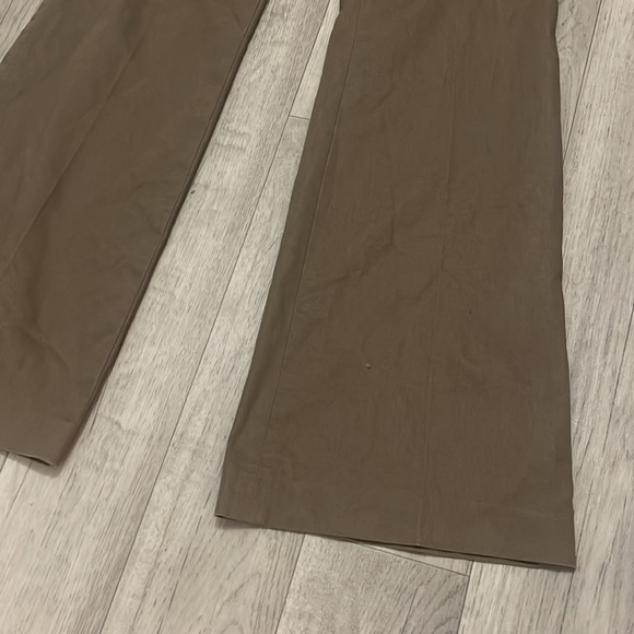 Tahari size 6 khaki seemed threading pants - Picture 2 of 5